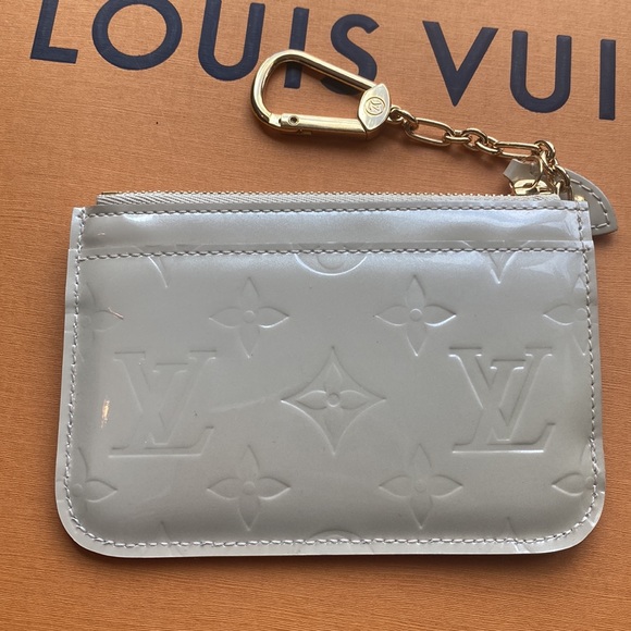 Louis Vuitton Pouchette Cles Blanc Corail 💛 - Picture 6 of 12